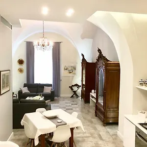 Apartment Dimora Del Papa, Catania